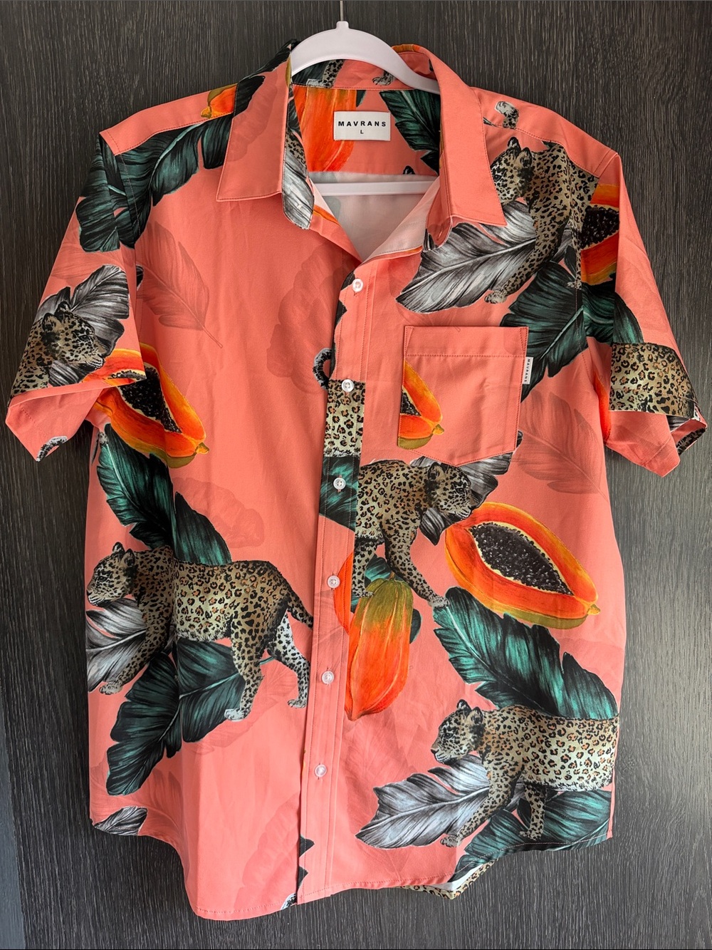 Mavrans Men’s Coral Tropical Print Short Sleeve Shirt, size large; never worn